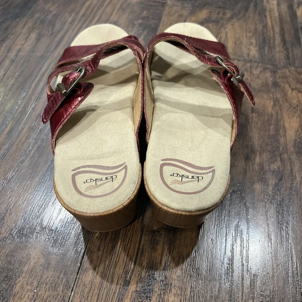 Dansko Sela Leather Wedge Sandals Women's Sz 39 Red Metallic Comfort Shoes